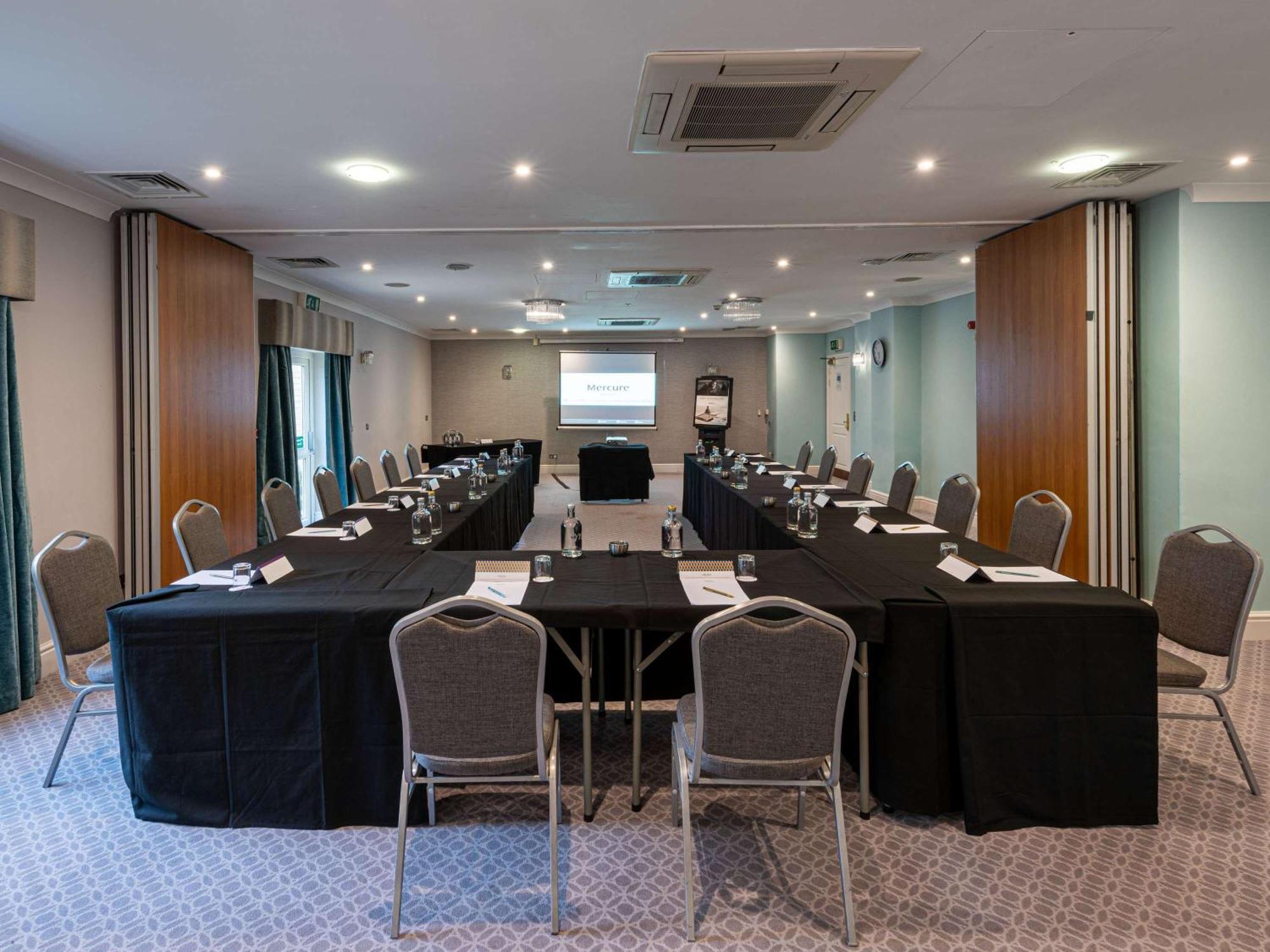 Mercure Manchester Norton Grange Hotel & Spa Rochdale Exterior photo